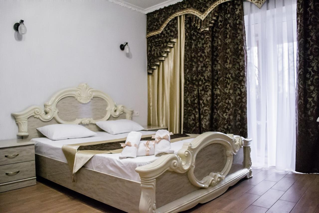 Beauty Complex Hotel Berehove  Luaran gambar