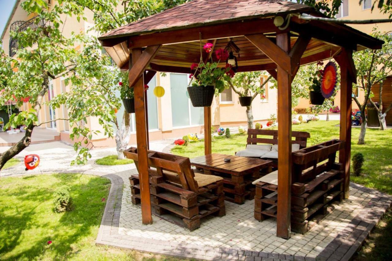 Beauty Complex Hotel Berehove  Luaran gambar